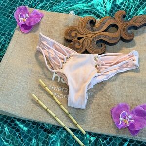 Beach Bunny Bikini
Beach Bunny Swimsuit